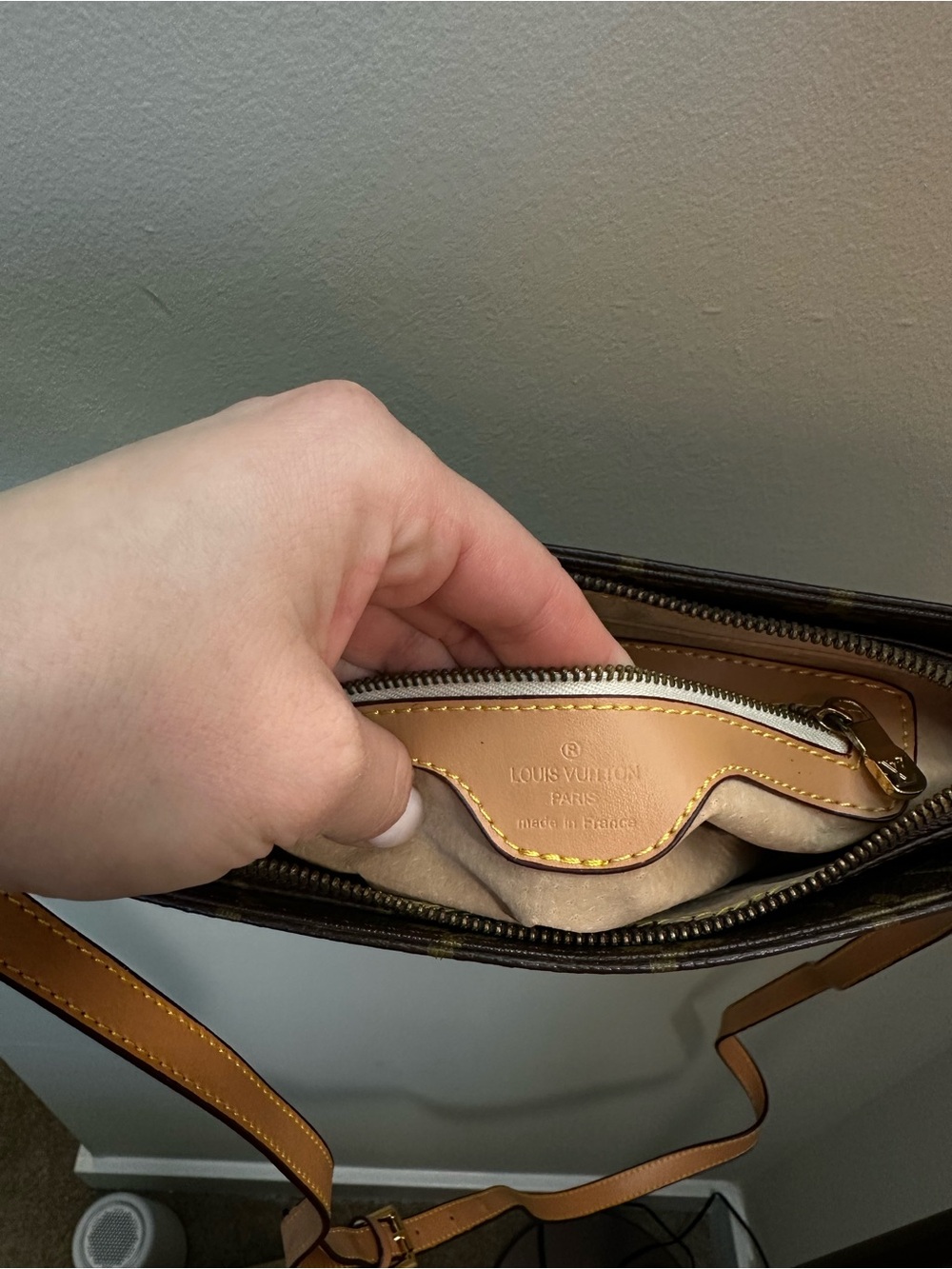 Louis Vuitton Monogram Canvas Crossbody with Tan Strap - Picture 8 of 14